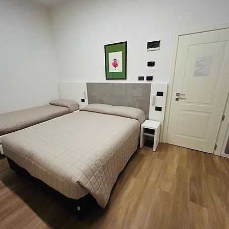 Hotel Milano Cesenatico Esterno foto
