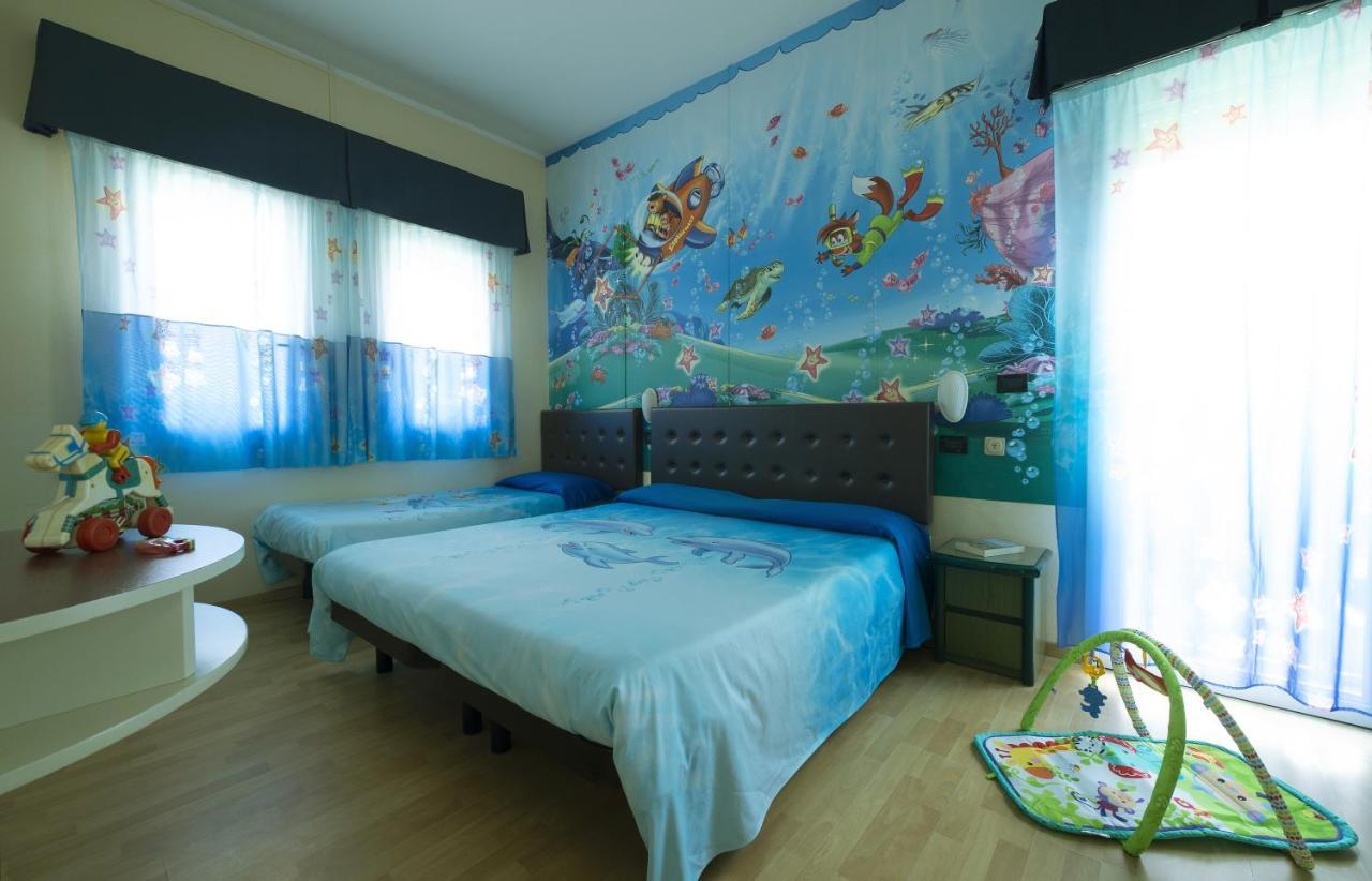Hotel Milano Cesenatico Esterno foto