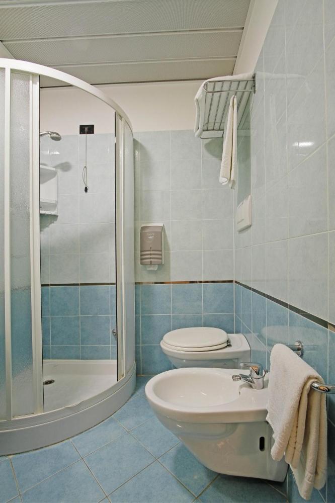 Hotel Milano Cesenatico Esterno foto