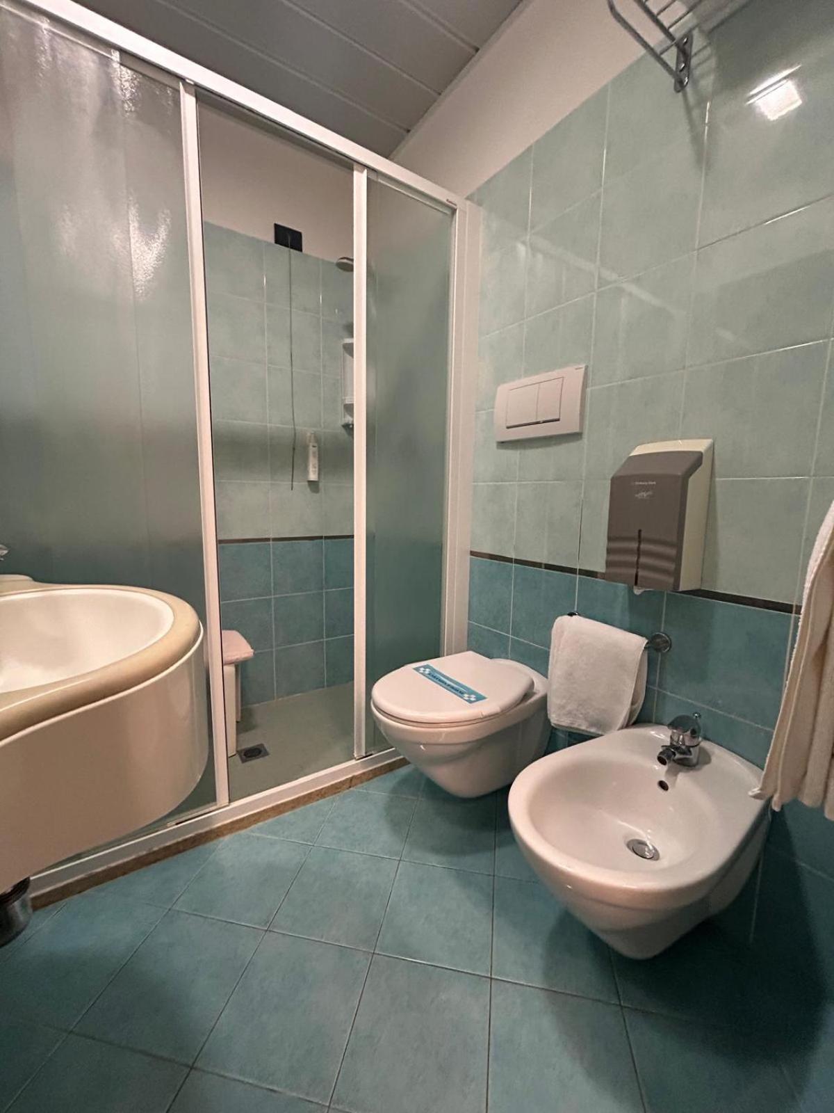 Hotel Milano Cesenatico Esterno foto
