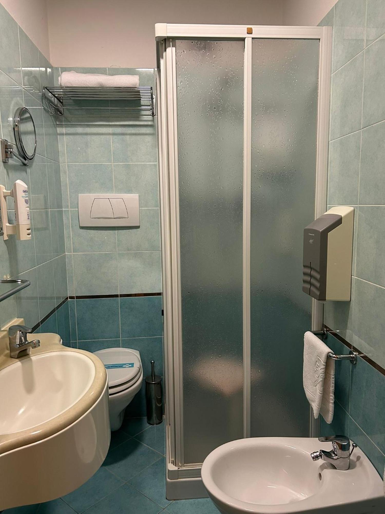 Hotel Milano Cesenatico Esterno foto