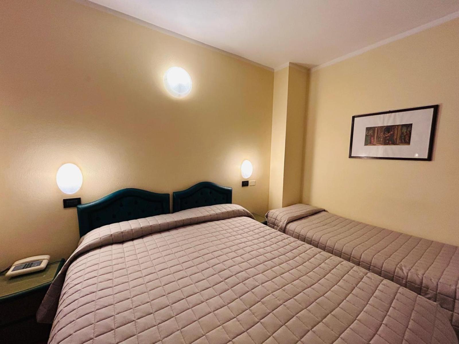 Hotel Milano Cesenatico Esterno foto