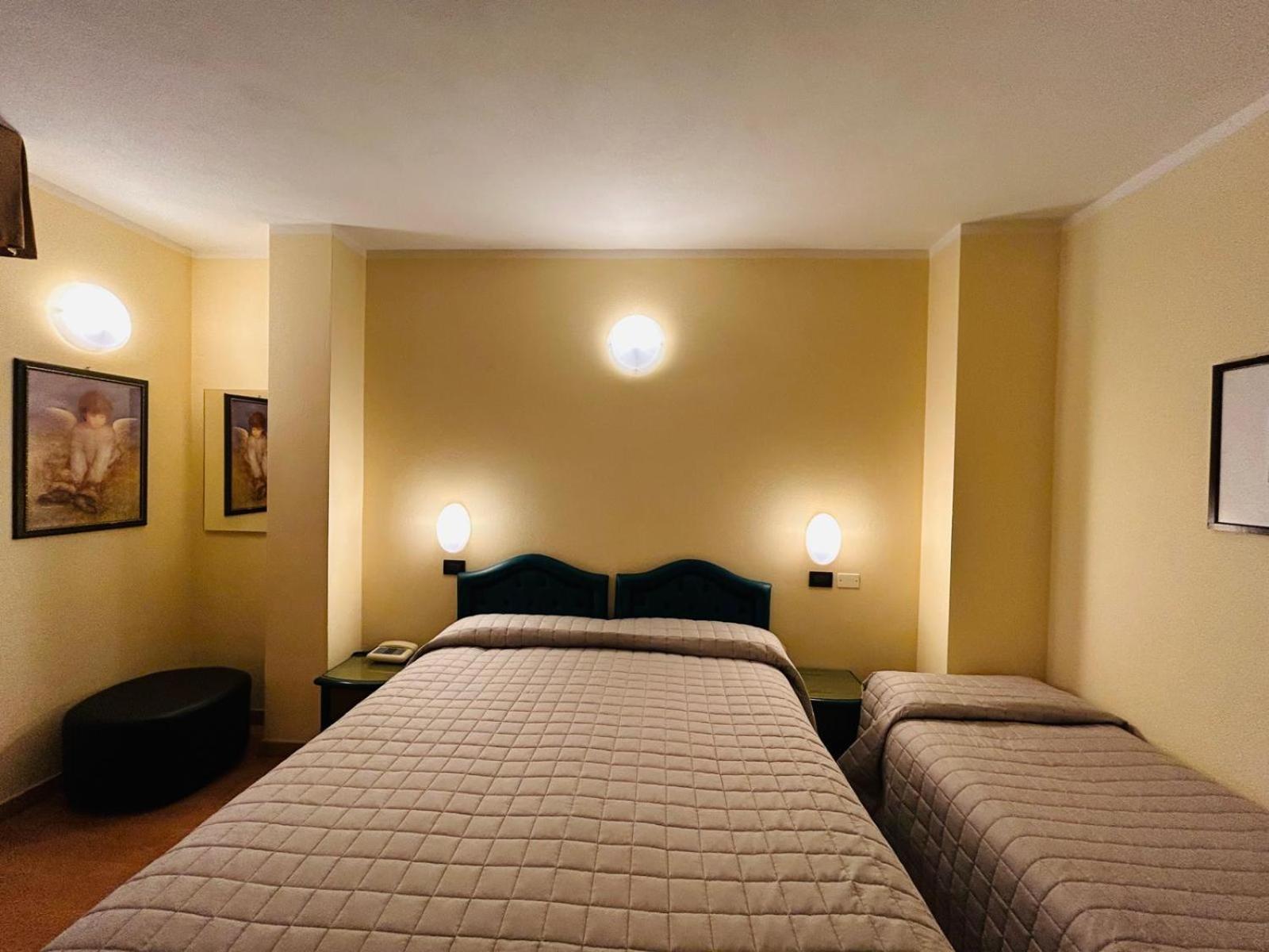 Hotel Milano Cesenatico Esterno foto