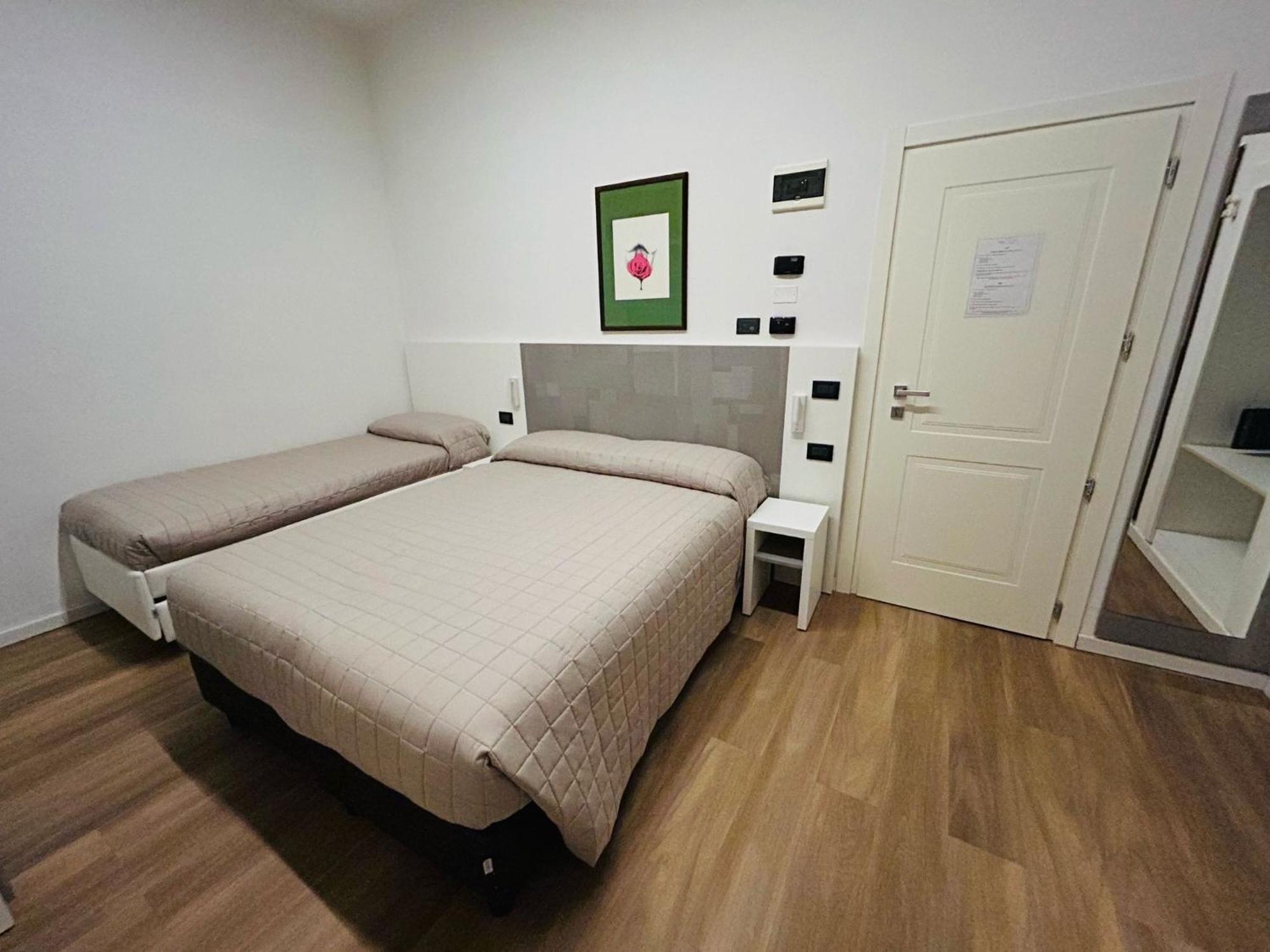 Hotel Milano Cesenatico Esterno foto
