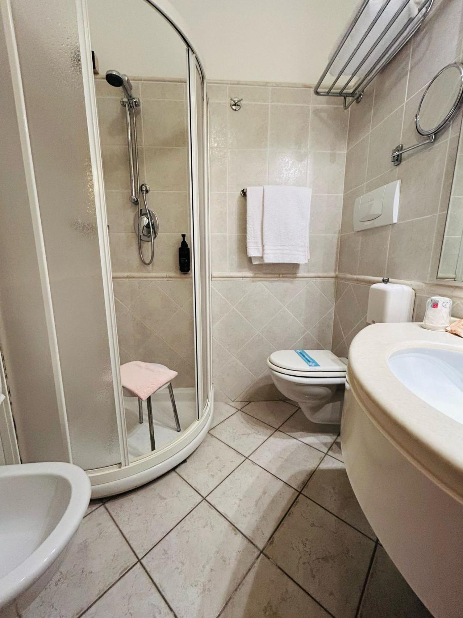 Hotel Milano Cesenatico Esterno foto