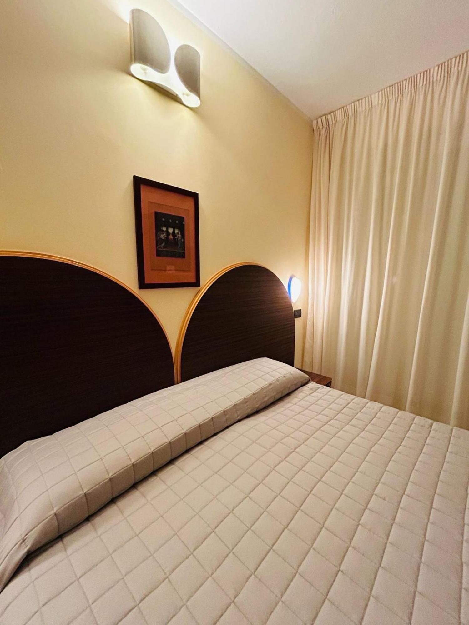 Hotel Milano Cesenatico Esterno foto